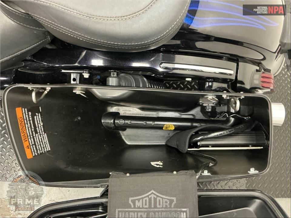 2016 Harley-Davidson FLHXSE CVO STREET GLIDE SPECIAL — фото 37