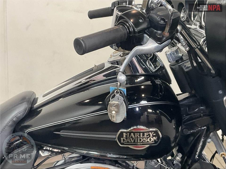 2011 Harley-Davidson FLHTCUTG TRIGLIDE UL CLSC — фото 10