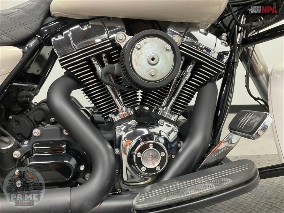 2015 Harley-Davidson FLHXS STREET GLIDE SPECIAL — фото 6