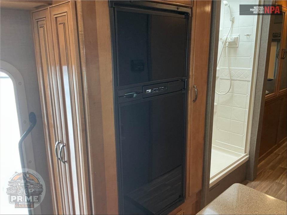 2017 Thor Motor Coach LF31 E450-V10 - QUANTUM SERIES — фото 25