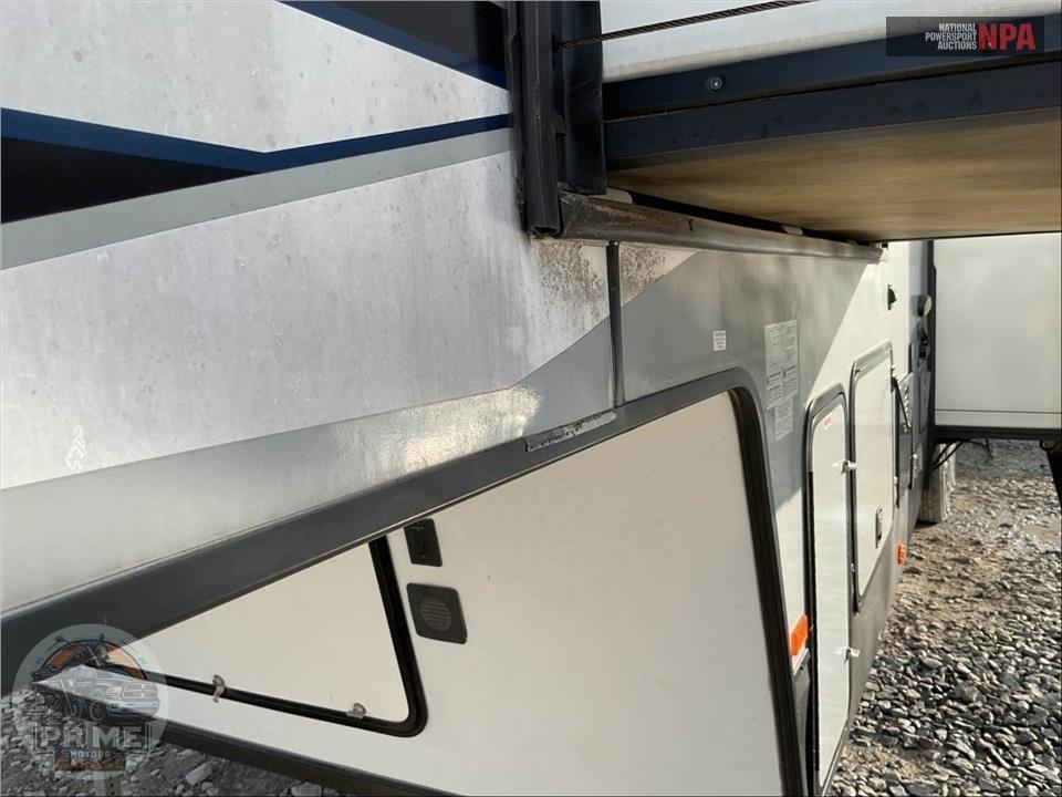 2022 Cherokee By Forest River M-3990SUITE ARCTIC WOLF FIFTH WHEEL SERIES — фото 29