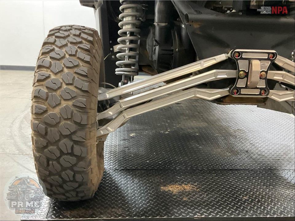 2017 Can-Am MAVERICK X3 MAX X RS TURBO R — фото 31