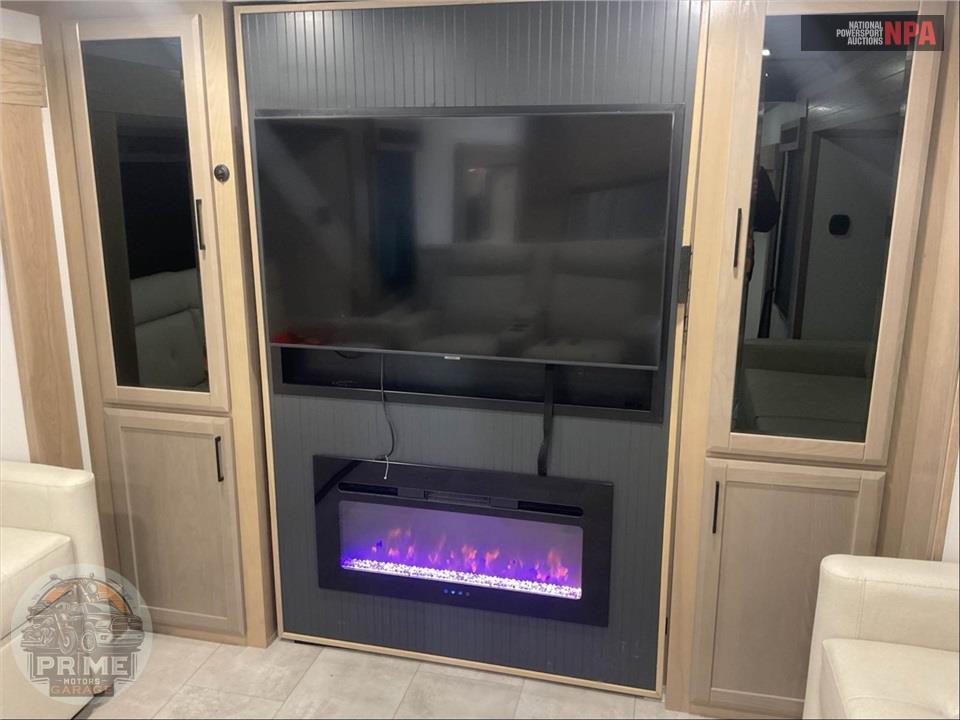 2024 Riverstone M-425FO - FIFTH WHEEL SERIES — фото 25