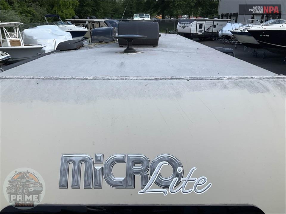 2019 Flagstaff By Forest River M-25FKS - MICRO LITE SERIES — фото 24