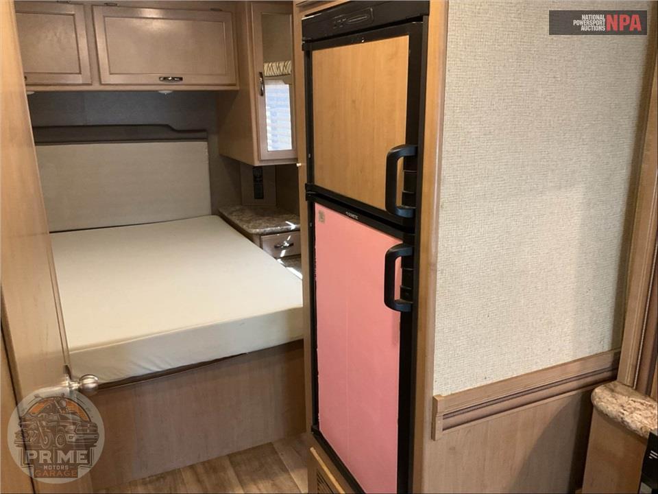 2019 Thor Motor Coach M-28Z E450-V10 - FOUR WINDS SERIES — фото 26