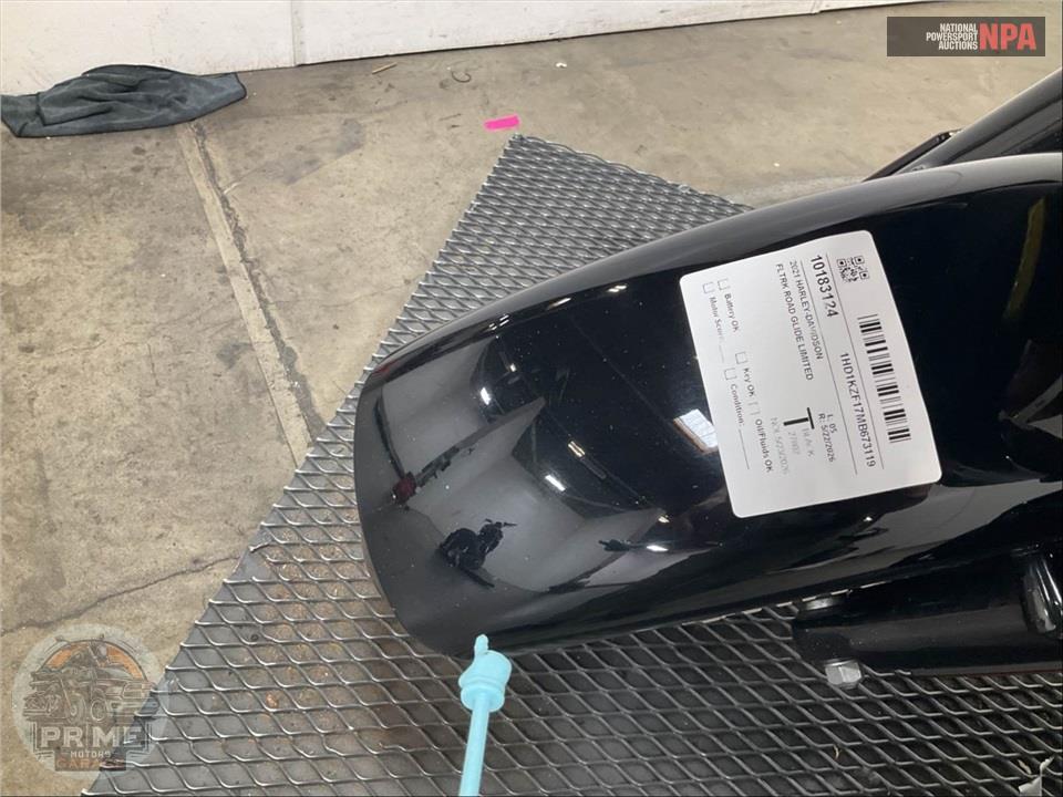 2021 Harley-Davidson FLTRK ROAD GLIDE LIMITED — фото 15