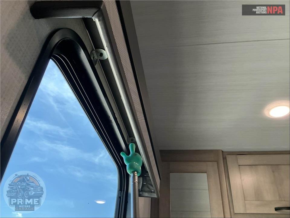 2021 Voyage By Winnebago M-2427RB — фото 22