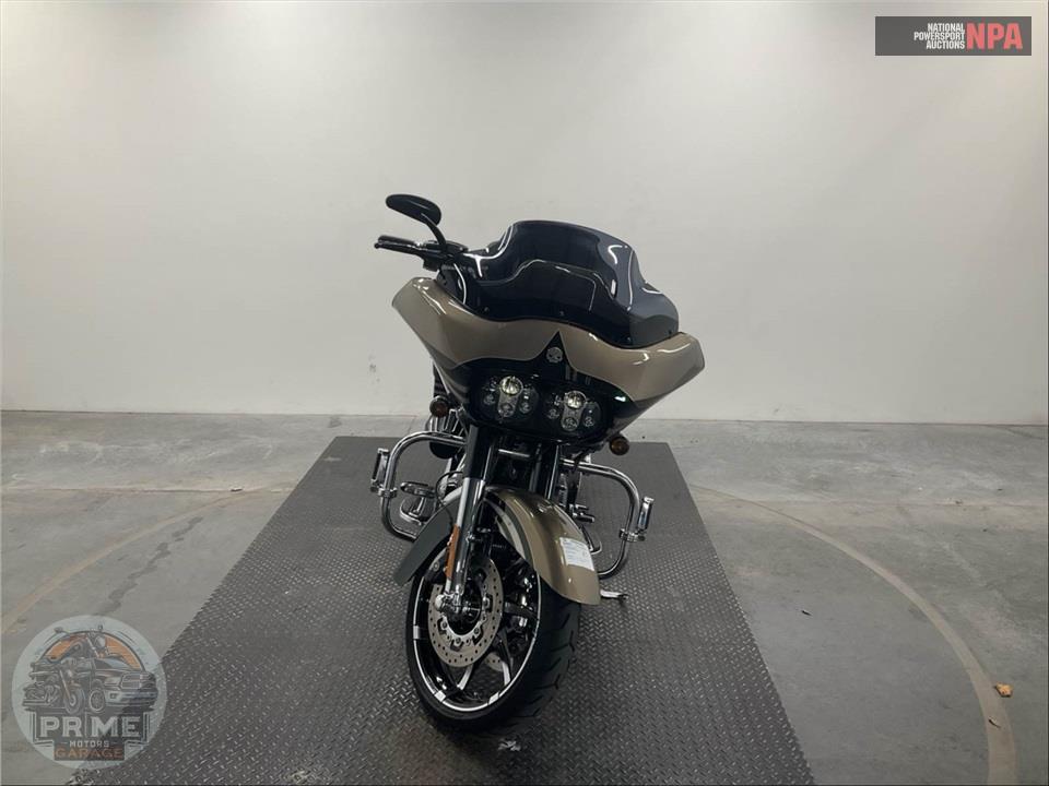 2013 Harley-Davidson FLTRXSE2 SCREAMIN EAGLE — фото 2