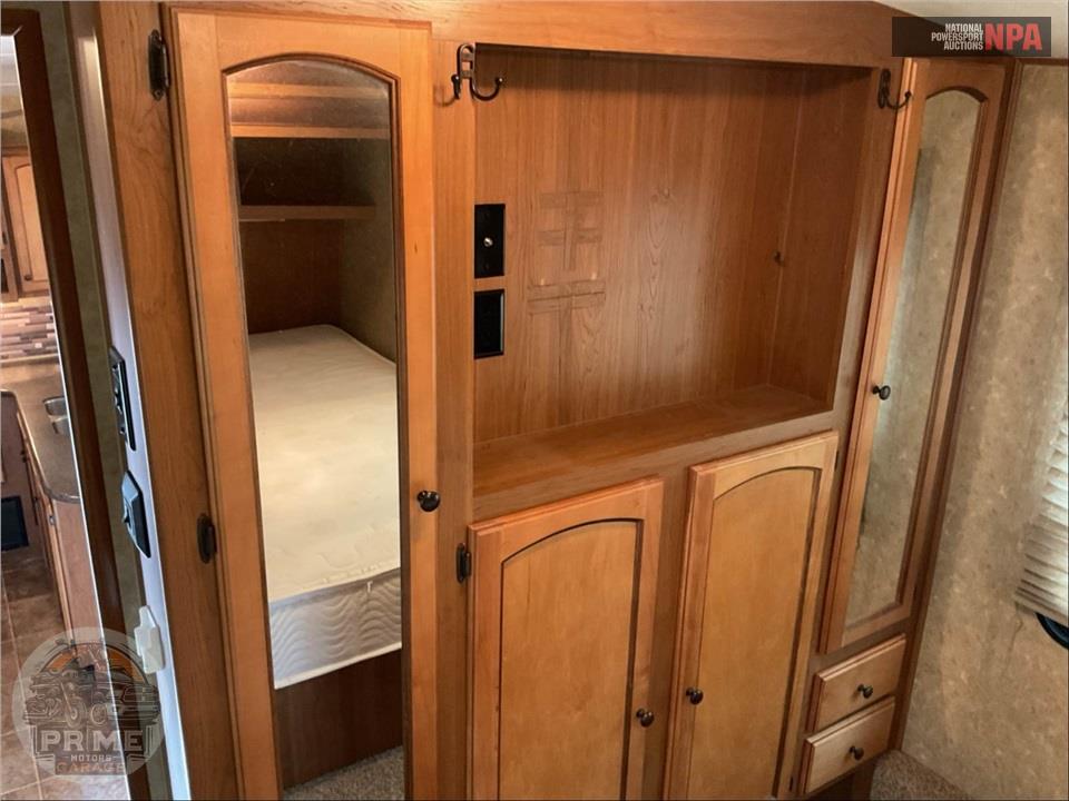 2013 Crossroads Rv M-26 RB - SUNSET TRAIL RESERVE FIFTH WHEEL SERIES — фото 11