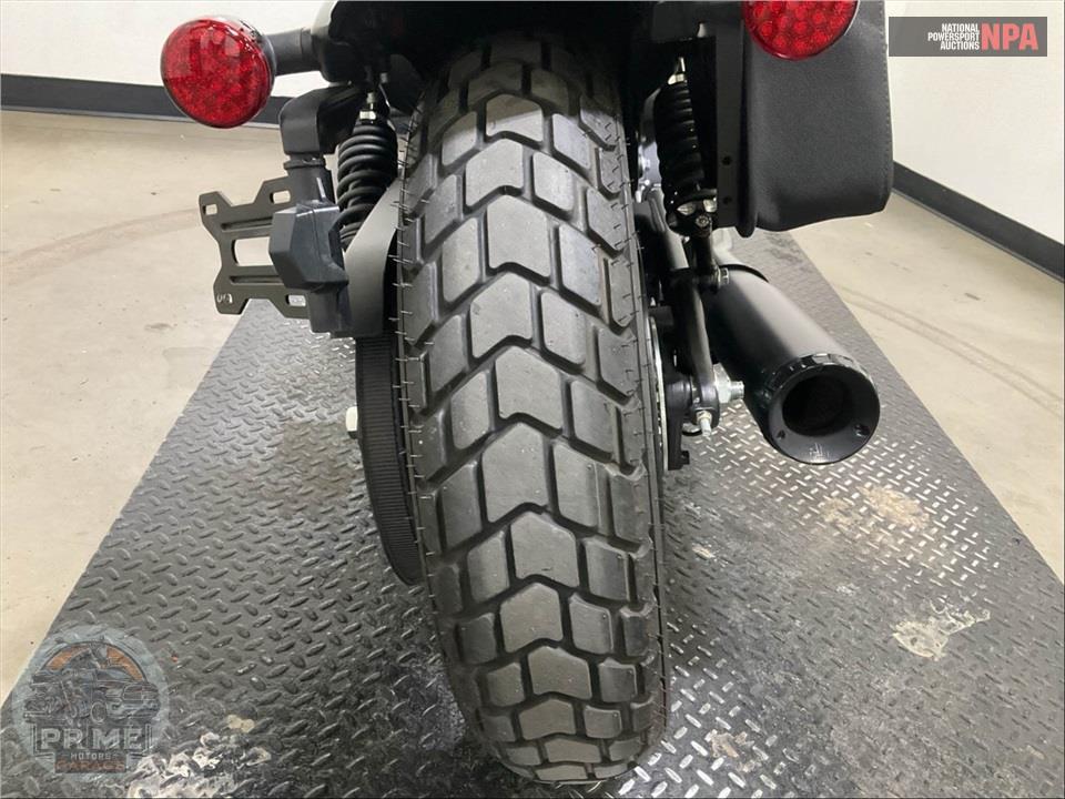 2021 Indian Motorcycle SCOUT BOBBER (ABS, BLACK SMOKE) — фото 17