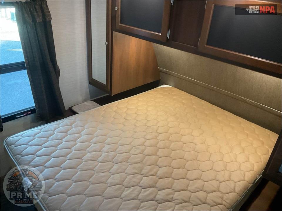 2017 Keystone Rv M-26 RBPR - BULLET PREMIER SERIES — фото 10