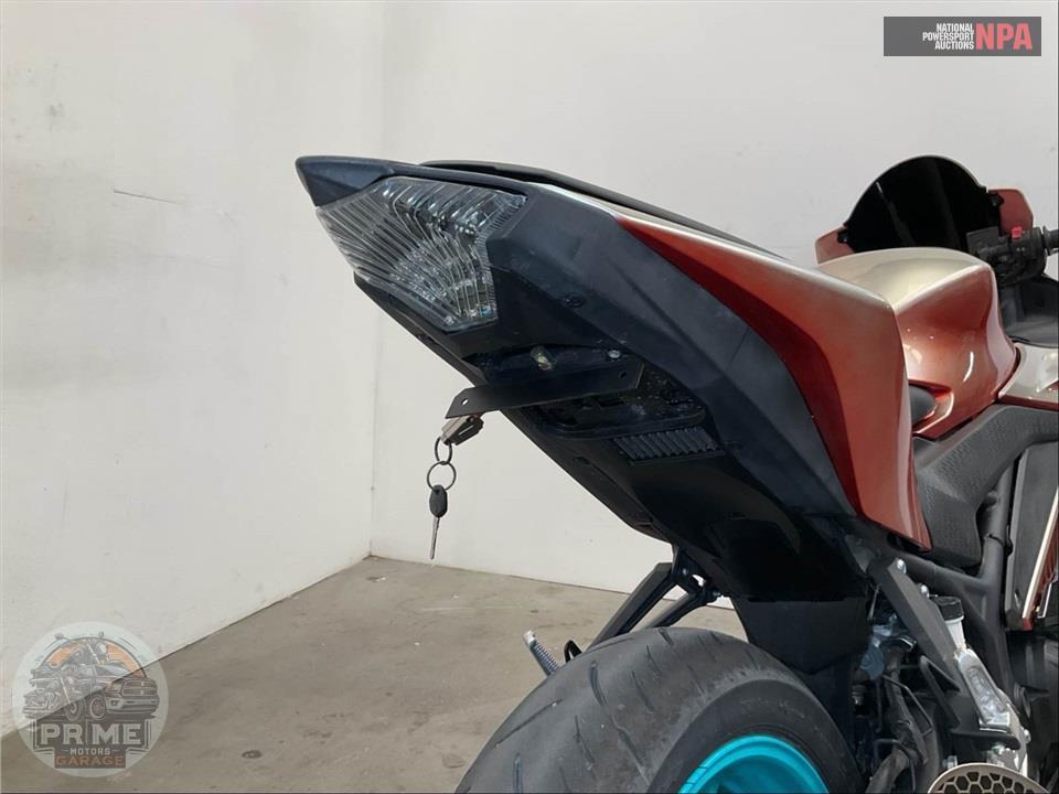 2024 Yamaha YZF-R3 — фото 12