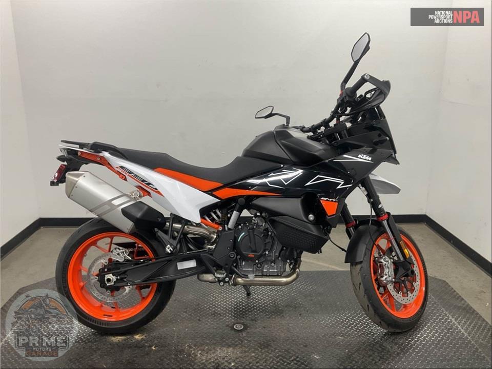 2024 KTM 890 SMT