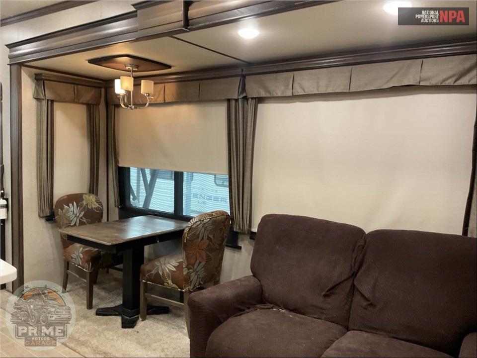 2019 Keystone Rv M-3651 RL - ALPINE FIFTH WHEEL SERIES — фото 8