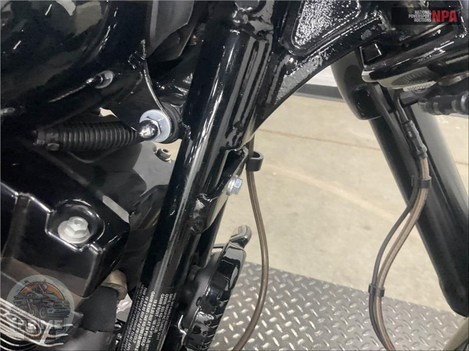 2017 Harley-Davidson FXSE CVO PRO STREET BREAKOUT — фото 12