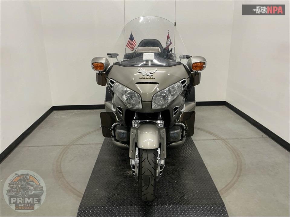 2002 Honda GL18002 GOLDWING — фото 2