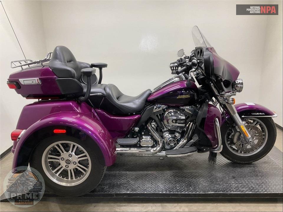 2016 Harley-Davidson FLHTCUTG TRIGLIDE ULTRA CLASSIC — фото 1