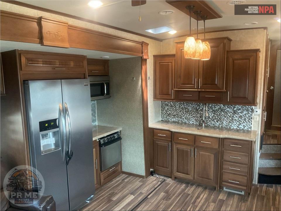 2016 Highland Ridge Rv M-349RLS - 3X FIFTH WHEEL SERIES — фото 9