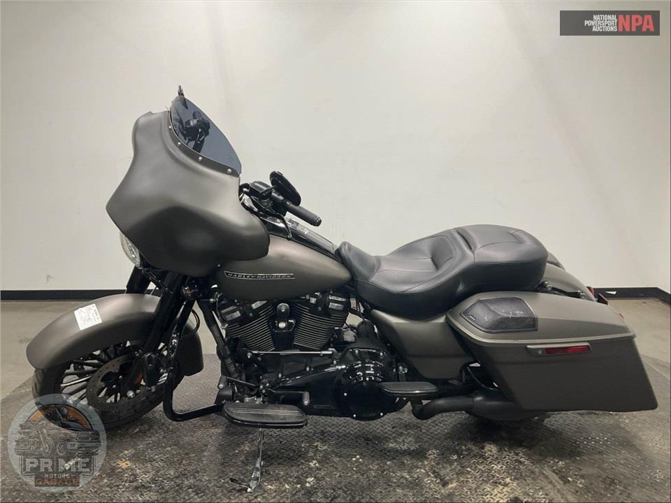 2018 Harley-Davidson FLHRXS ROAD KING SPECIAL — фото 3