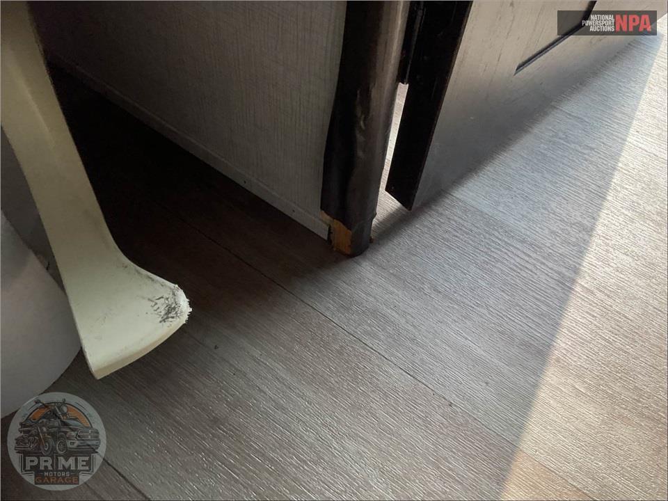 2021 Redwood Rv M-4001 LK - FIFTH WHEEL SERIES — фото 34