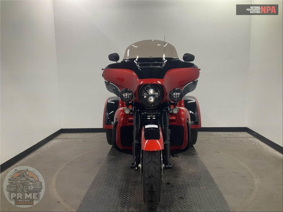 2025 Harley-Davidson FLHTCUTG TRI GLIDE ULTRA CLASSIC — фото 2