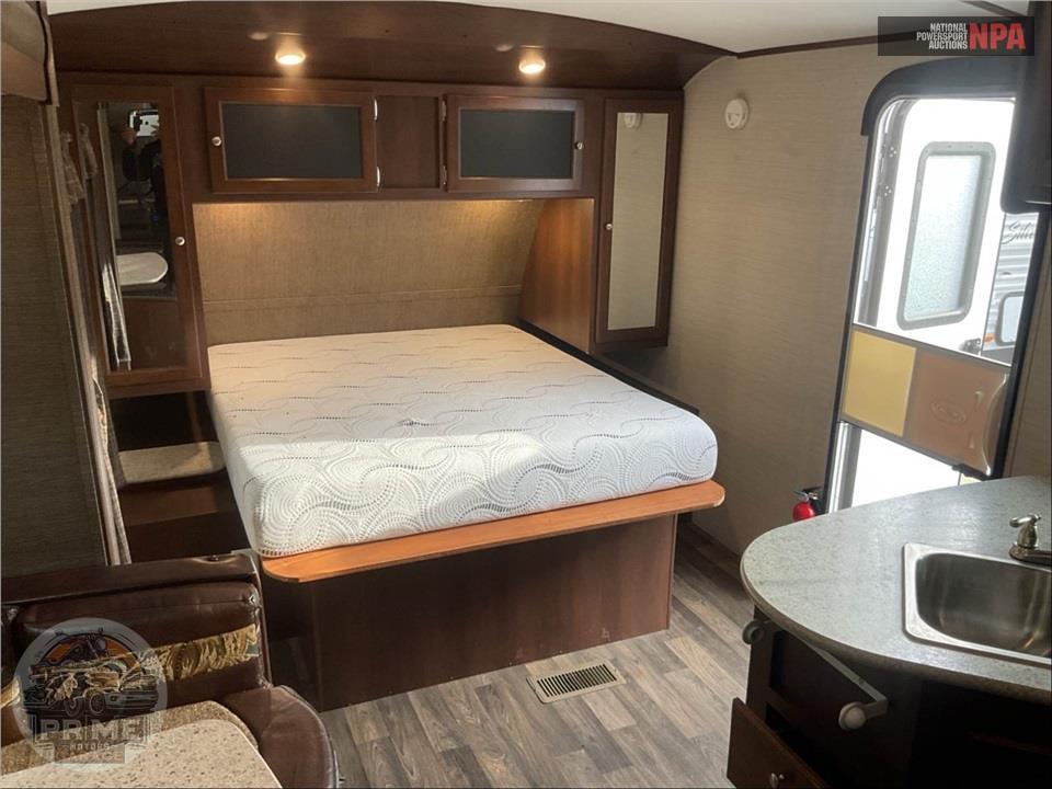 2017 Keystone Rv M-19 FBPR - BULLET PREMIER SERIES — фото 8