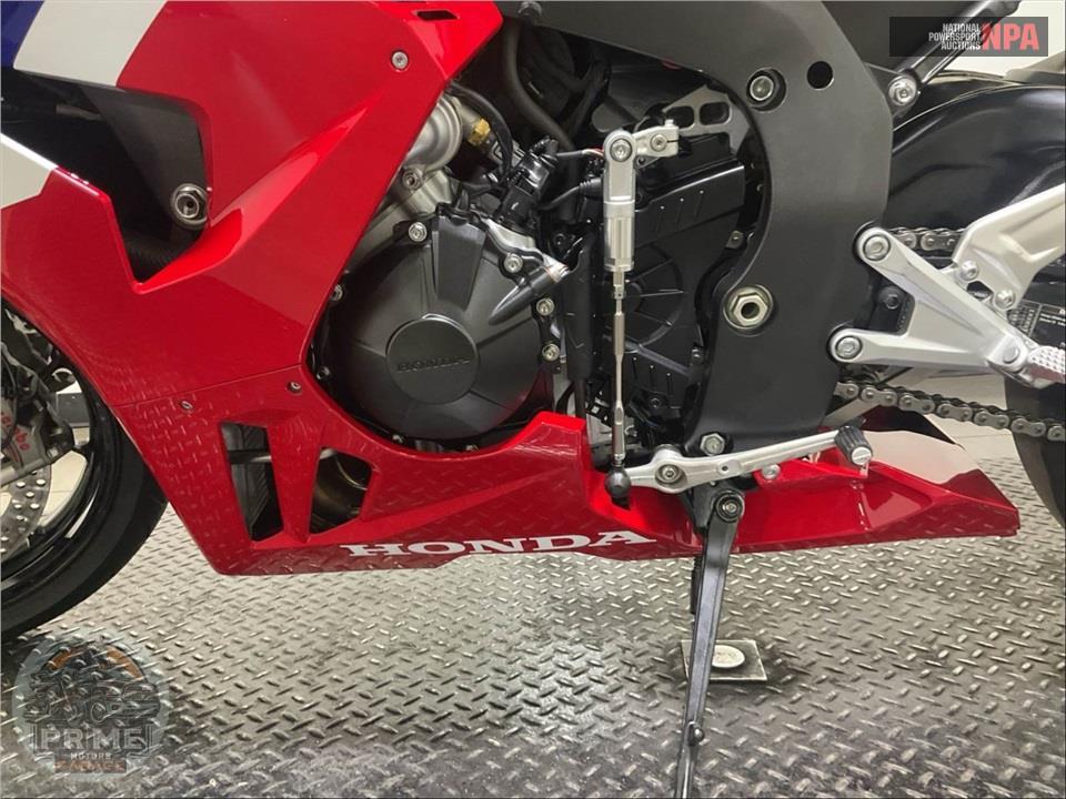 2025 Honda CBR1000RR-R FIREBLADE SP — фото 7