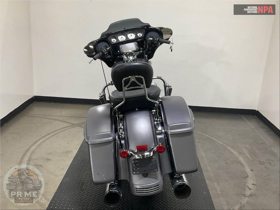 2017 Harley-Davidson FLHXS STREET GLIDE SPECIAL — фото 3