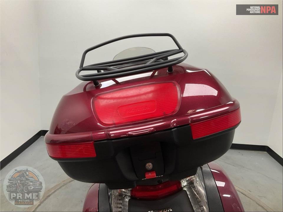 2010 Honda NT700VA — фото 26