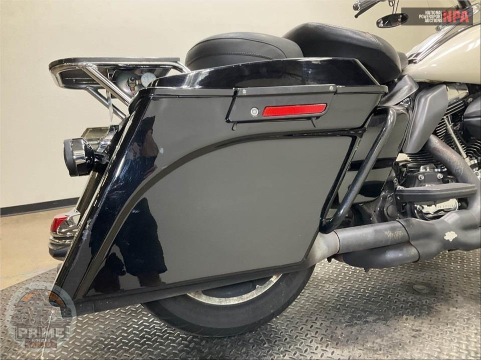 2011 Harley-Davidson FLHP POLICE ROAD KING — фото 28
