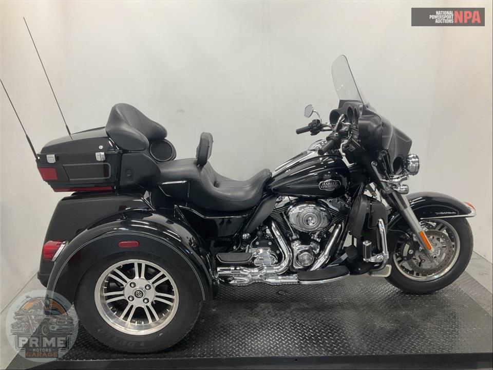 2013 Harley-Davidson FLHTCUTG TRIGLIDE UL CLSC — фото 1