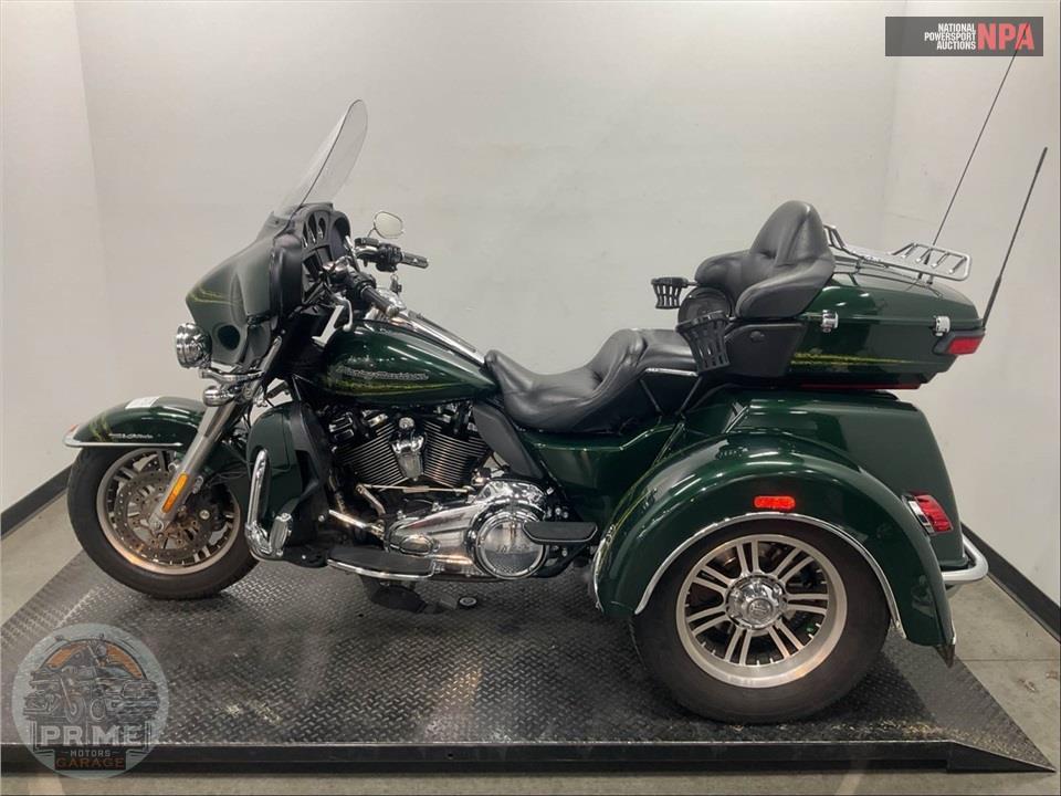 2019 Harley-Davidson FLHTCUTG TRI GLIDE ULTRA — фото 3