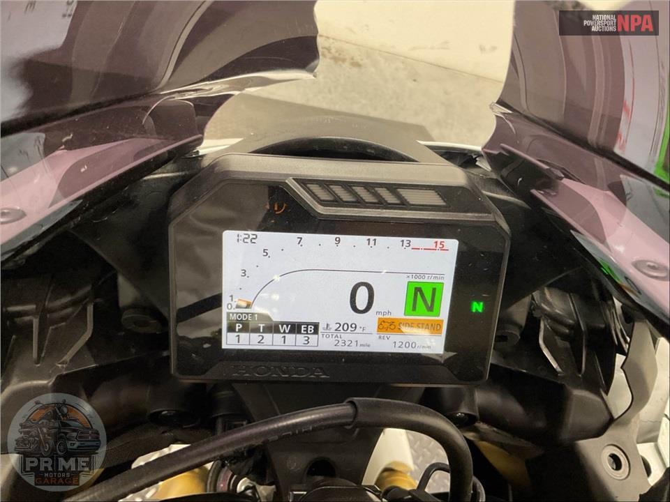 2025 Honda CBR1000RR — фото 5