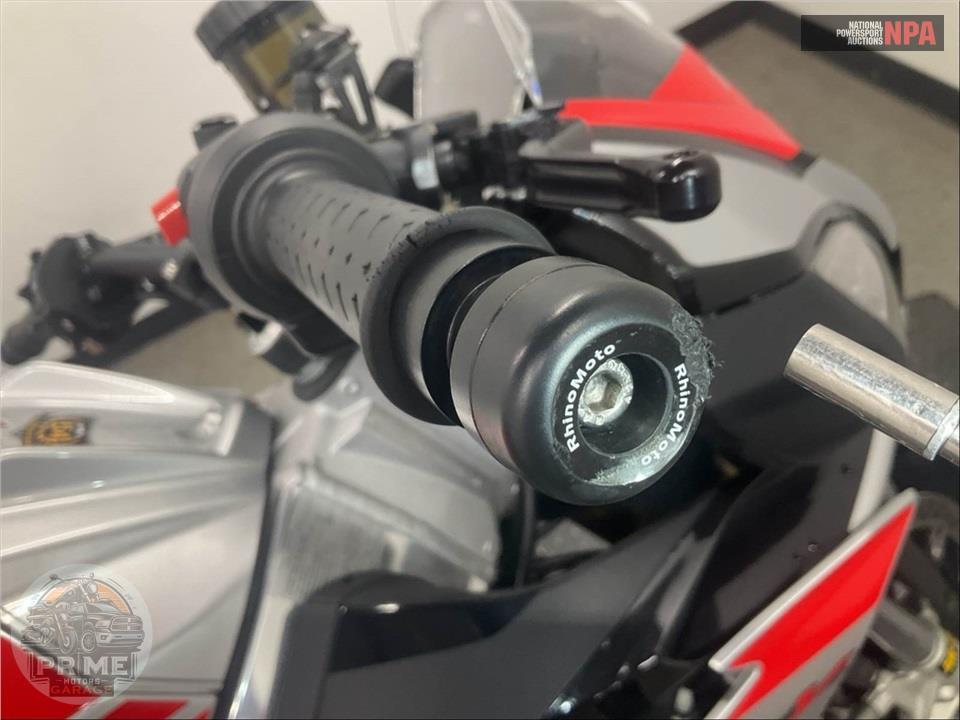 2018 Aprilia TUONO V4 1100 RR — фото 25