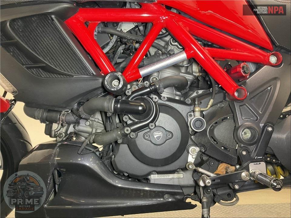 2011 Ducati DIAVEL CARBON — фото 7