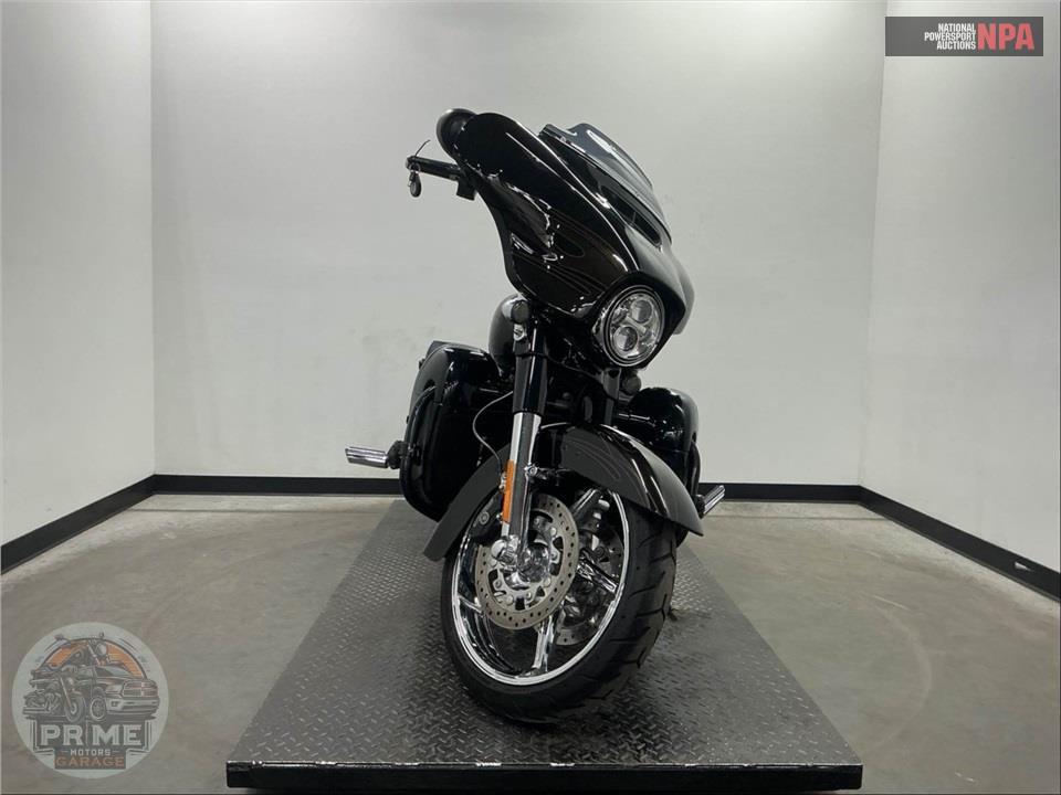 2015 Harley-Davidson FLHXSE CVO STREET GLIDE SPECIAL — фото 2