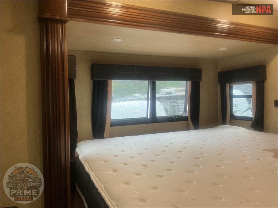 2015 Crossroads Rv FRANKLIN - RUSHMORE FIFTH WHEEL SERIES — фото 13