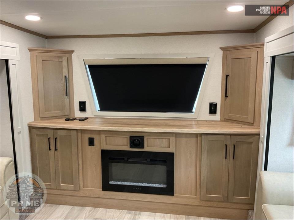 2025 Sandpiper By Forest River M-3990FL - FIFTH WHEEL SERIES — фото 6