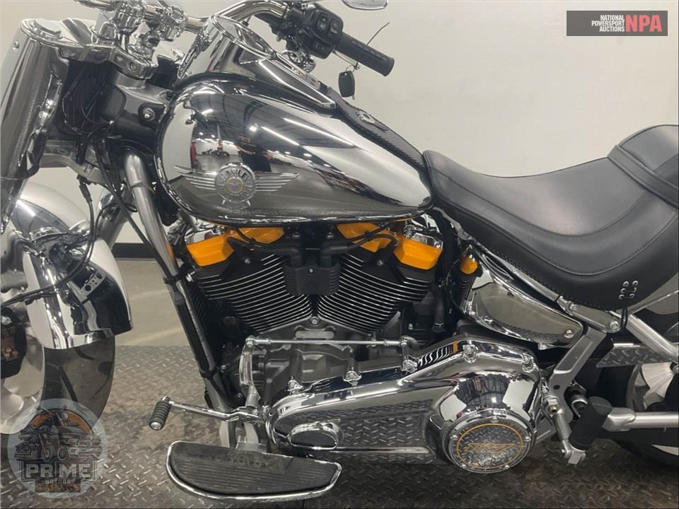 2025 Harley-Davidson FLSTFI SOFTAIL FAT BOY GRAY GHOST — фото 7