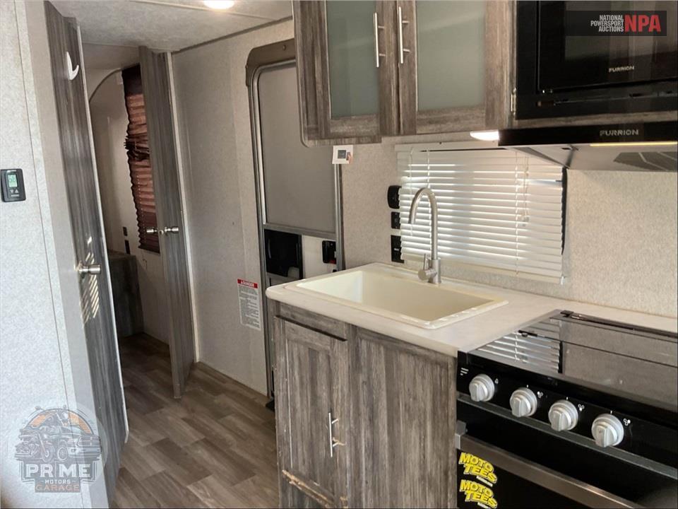2019 Salem By Forest River M-210RT FSX TOY HAULER SERIES — фото 8