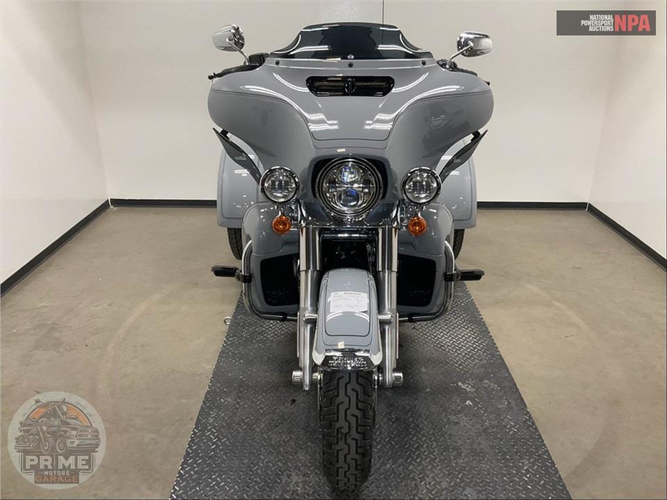 2024 Harley-Davidson FLHTCUTG TRI GLIDE ULTRA CLASSIC — фото 2