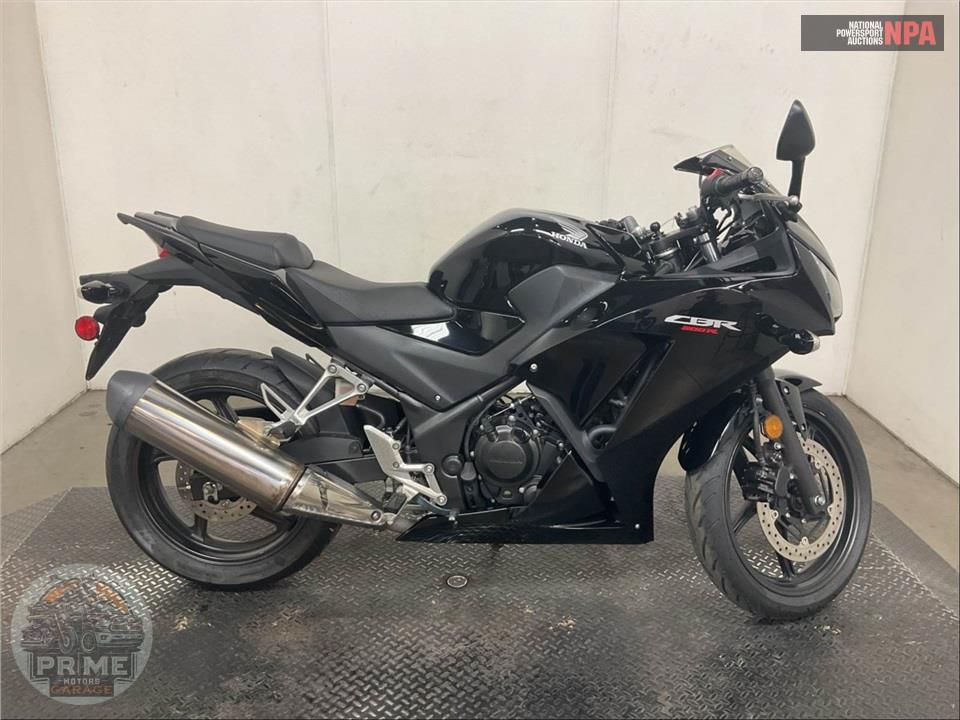 2015 Honda CBR300RF — фото 1