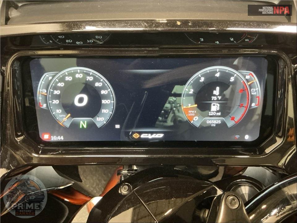 2023 Harley-Davidson FLTRXSE CVO ROAD GLIDE — фото 5