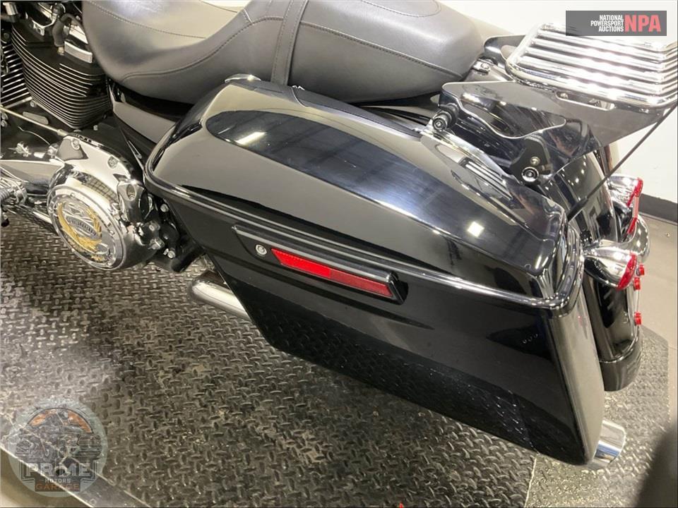 2017 Harley-Davidson FLHXS STREET GLIDE SPECIAL — фото 16