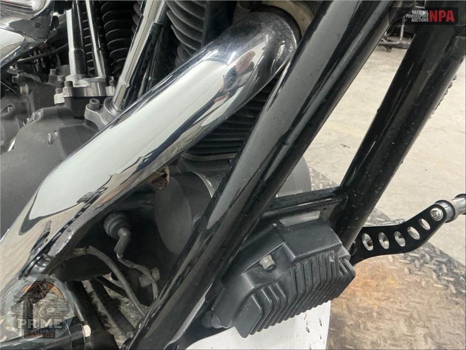 2016 Harley-Davidson FXDB STREET BOB — фото 37