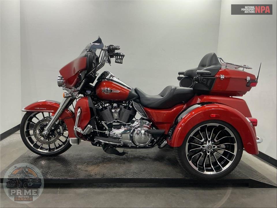 2025 Harley-Davidson FLHTCUTG TRI GLIDE ULTRA CLASSIC — фото 3