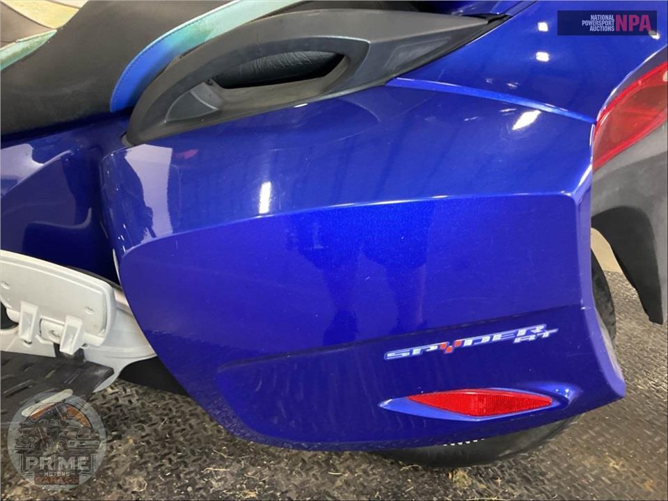 2012 Can-Am SPYDER RT-S SE5 — фото 18
