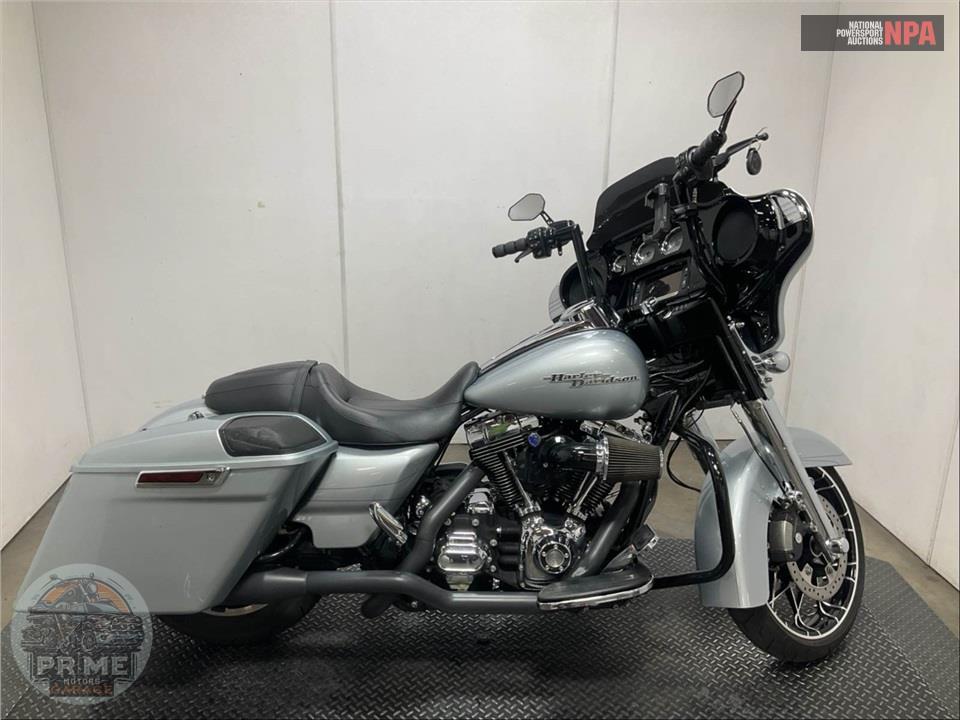 2015 Harley-Davidson FLHXS STREET GLIDE SPECIAL — фото 1
