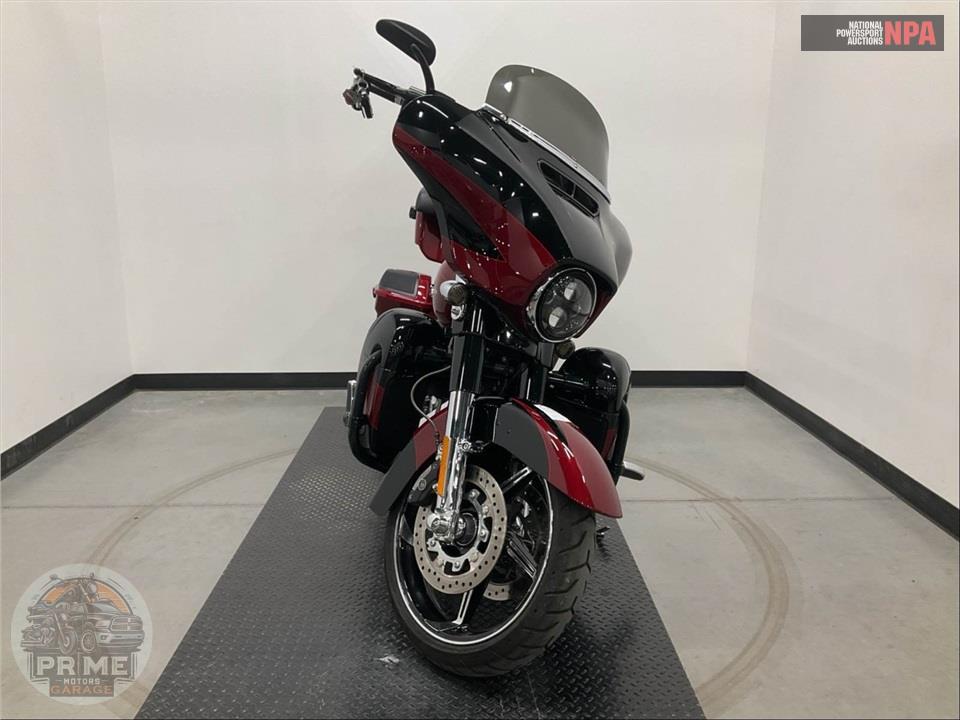 2017 Harley-Davidson FLHXSE CVO STREET GLIDE — фото 2