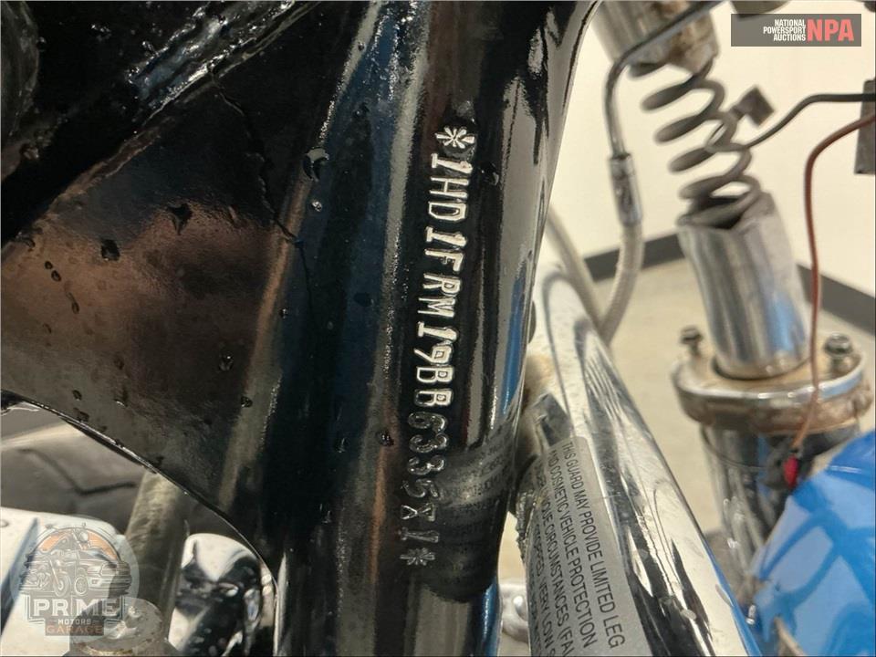 2011 Harley-Davidson FLHRC ROAD KING CLSC — фото 36